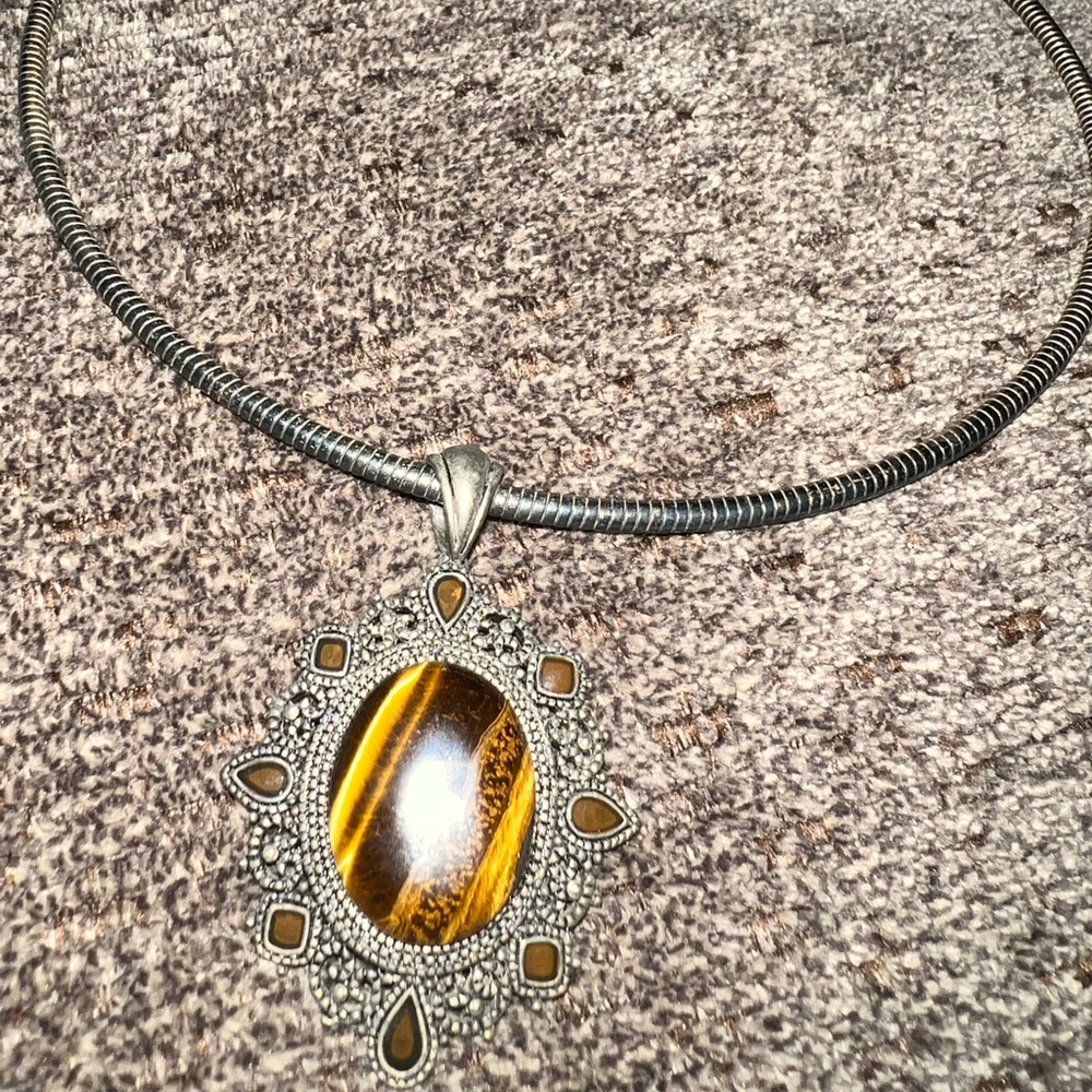 Tigers eyes choker style necklace 17 in with extender‎